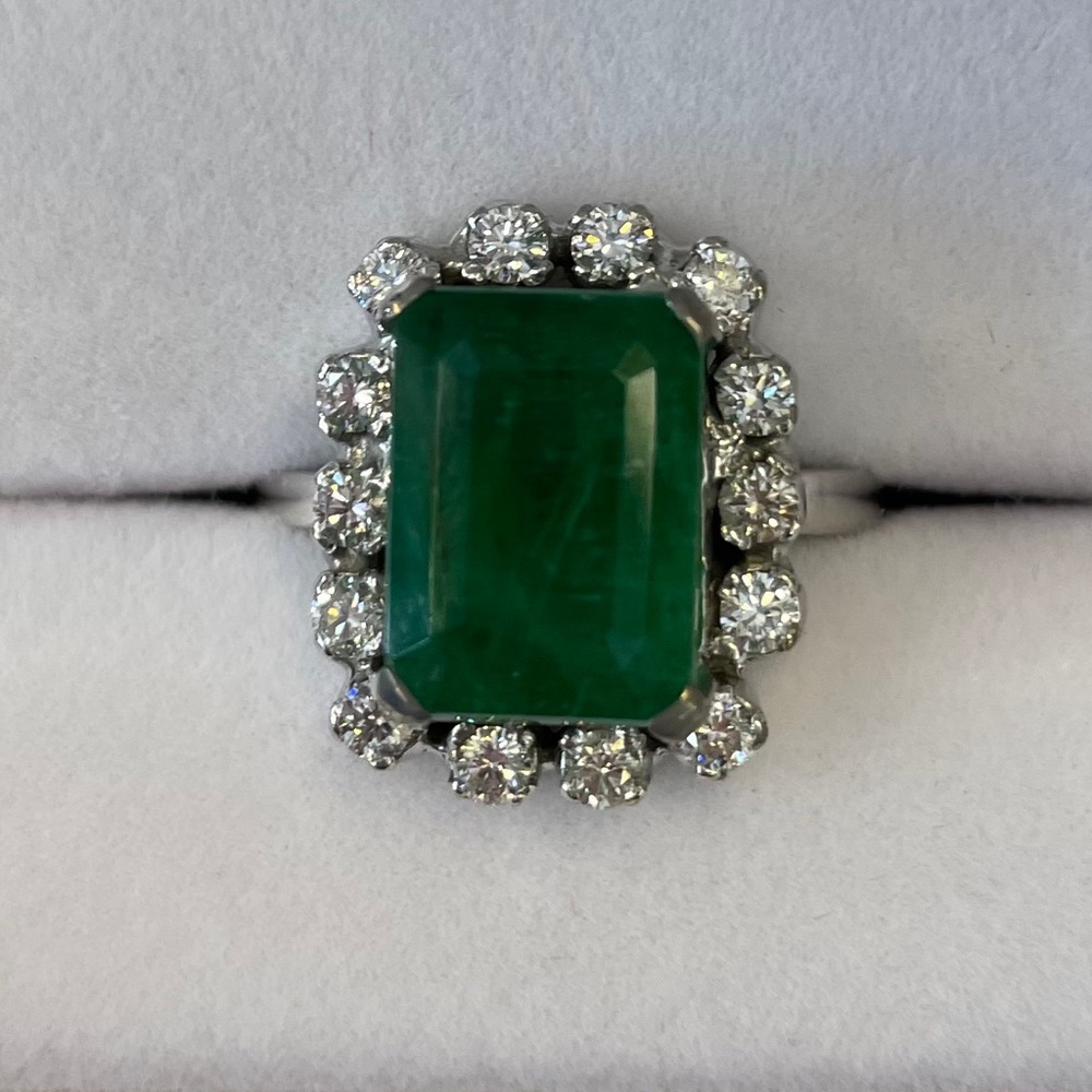 $12000 GIA 5.17CT Emerald & Diamond Platinum Ring